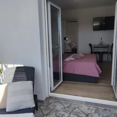 Lucky 3* מאקרסקה